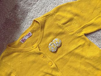 Gilet moutarde du pareil au même