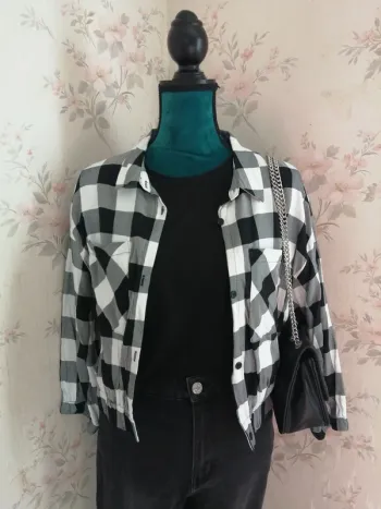 Chemise courte blanche et noire à carreaux manches 3/4 / tally weijl / (XL)
