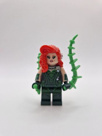Figurine type lego Poison Ivy DC Comics