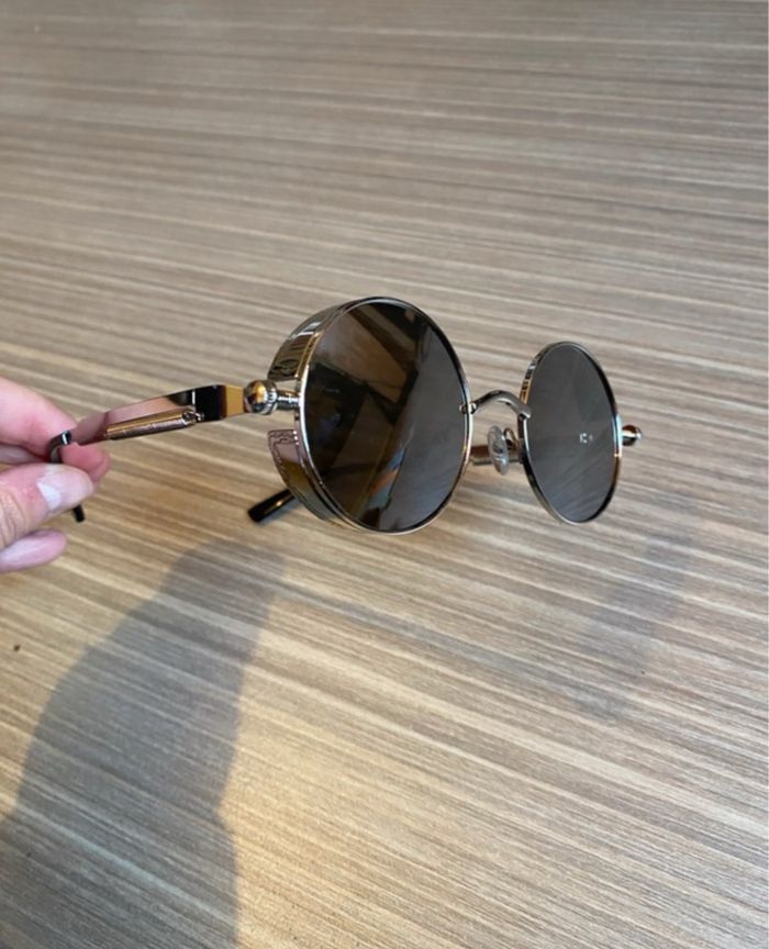 Lunettes de soleil neuves