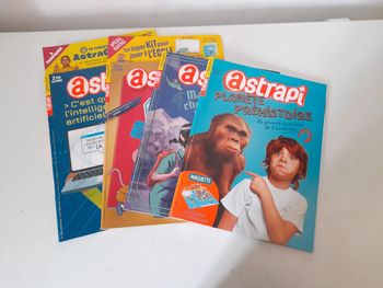 Lot de 4 magasines Astrapi