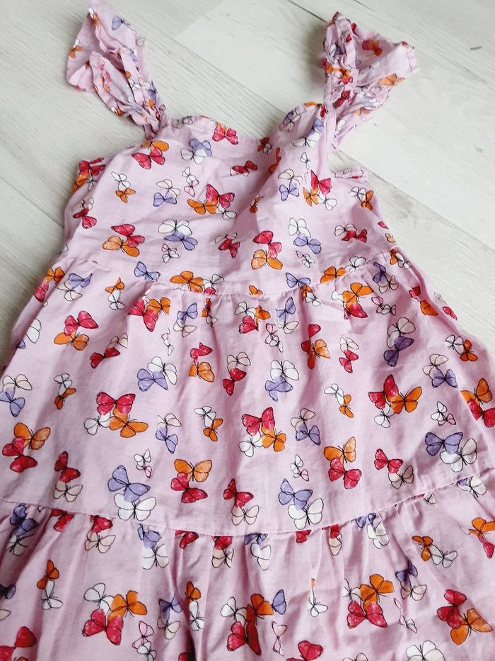 Vêtement bébé fille robe bretelles rose à papillons Primark 4 ans - photo numéro 2