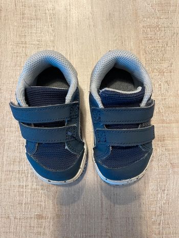 Paire de tennis taille 21