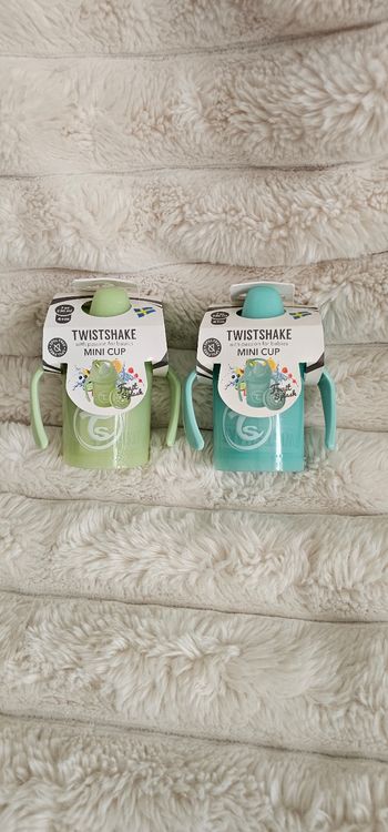 Lot de 2 tasses d'apprentissage Twistshake neuves 