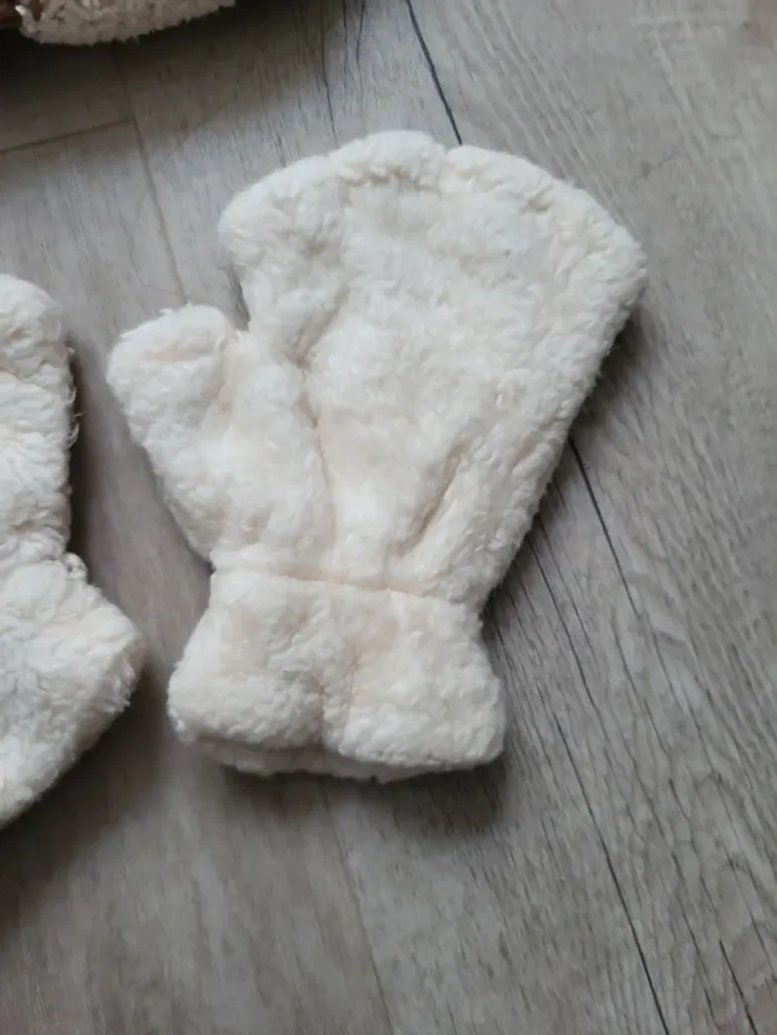 Lot bonnet écharpe et mitaines - photo numéro 4