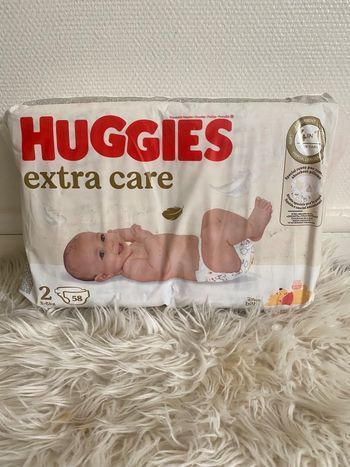 Sacs de couches Huggies taille 2