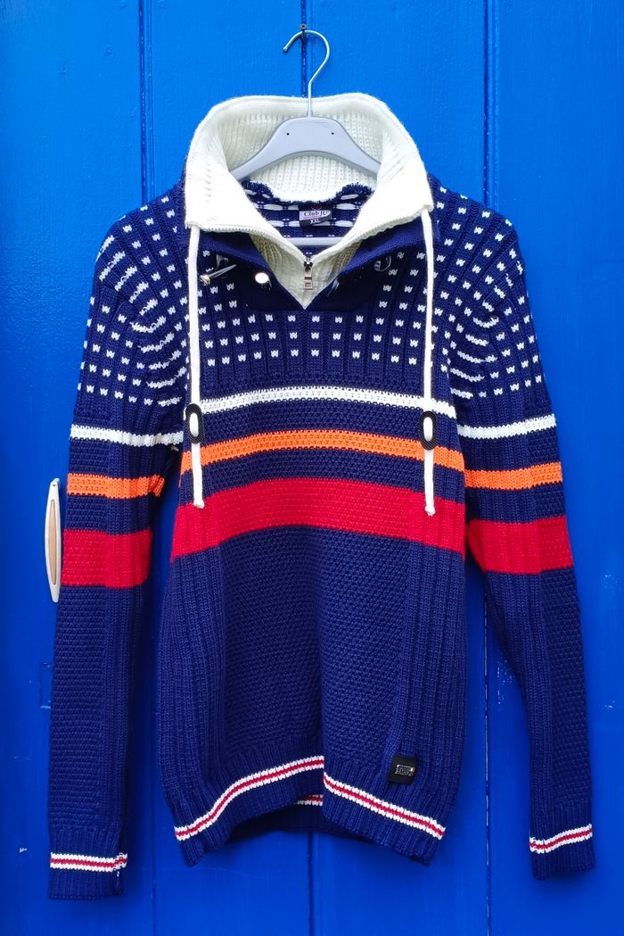 Gros pull Club ju Taille L - photo numéro 3