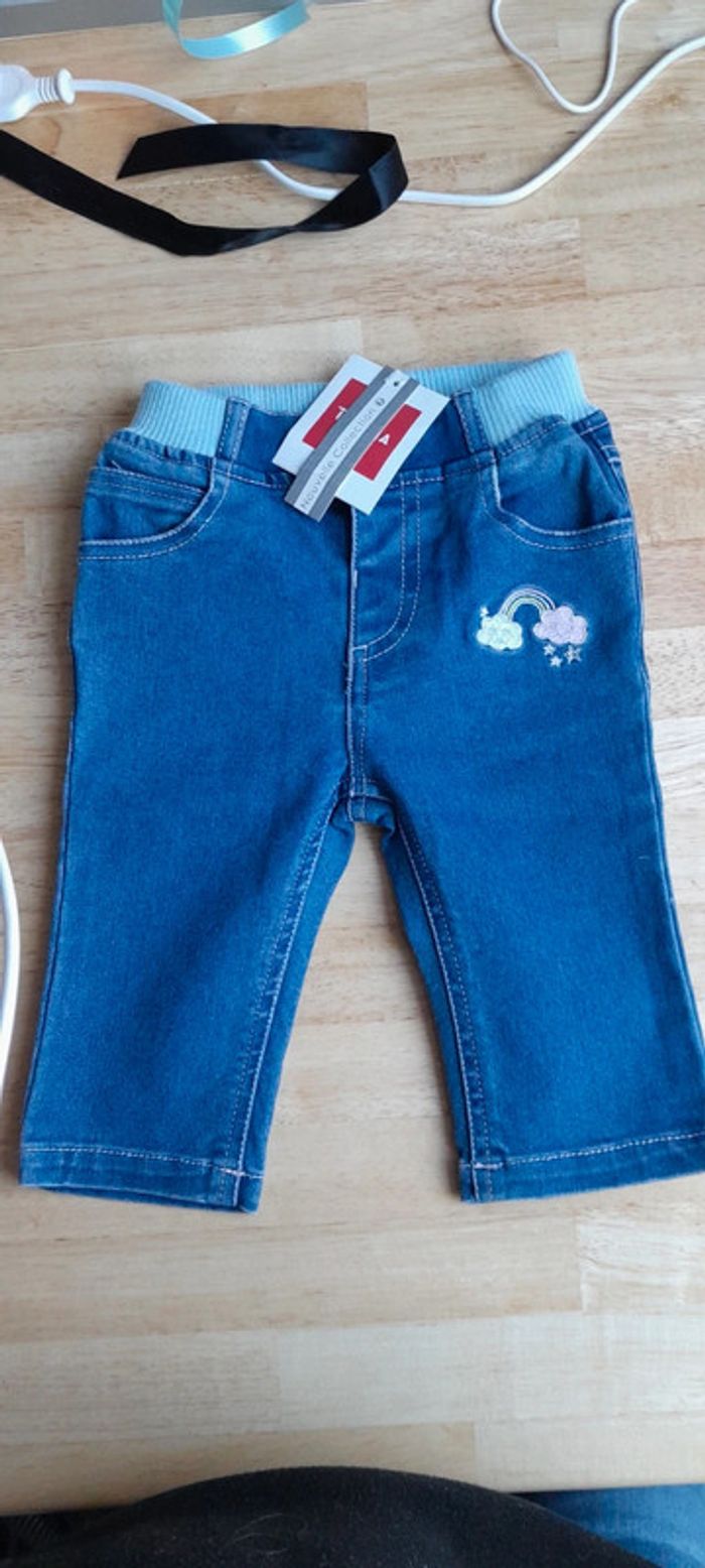 Jean neuf élastique a la taille