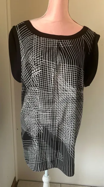 Haut noir et blanc grande taille 50 Emoi en plus