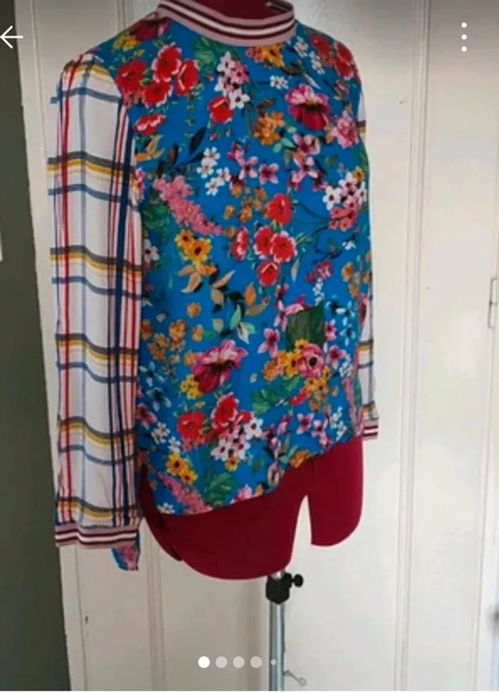 Top Asymétrique fleuri