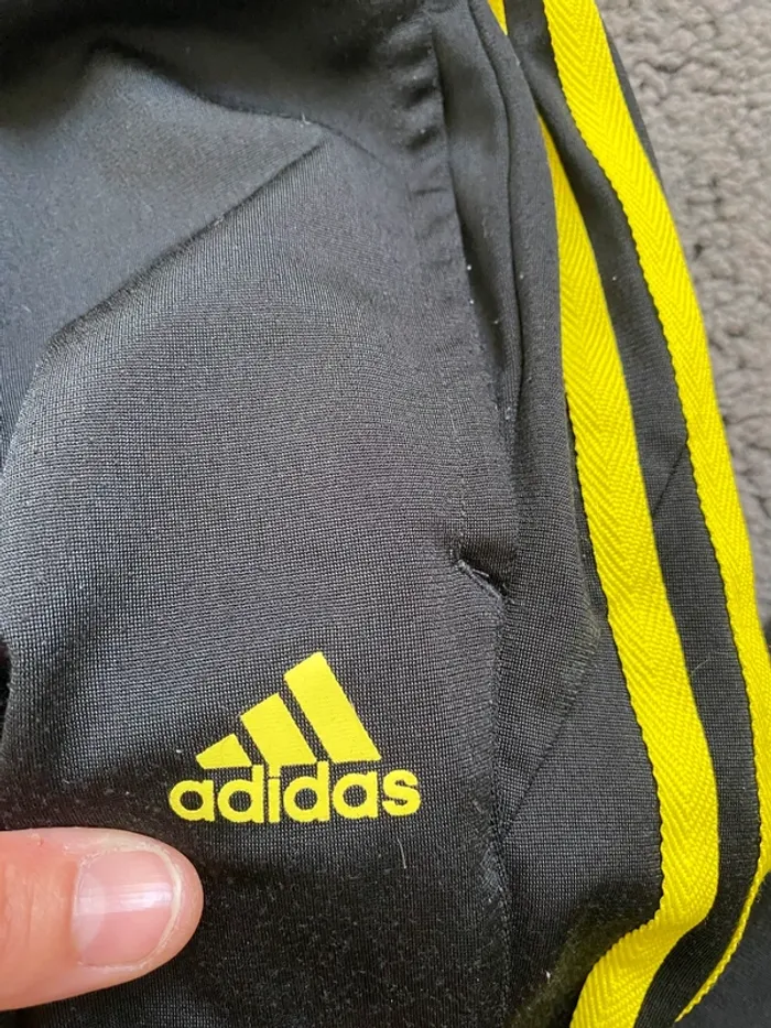 Ensemble Adidas noir & jaune Taille 14 ans (convient XS) Authentique - photo numéro 2