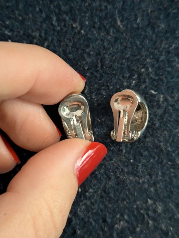 Anneaux argentés avec un strass - photo numéro 2