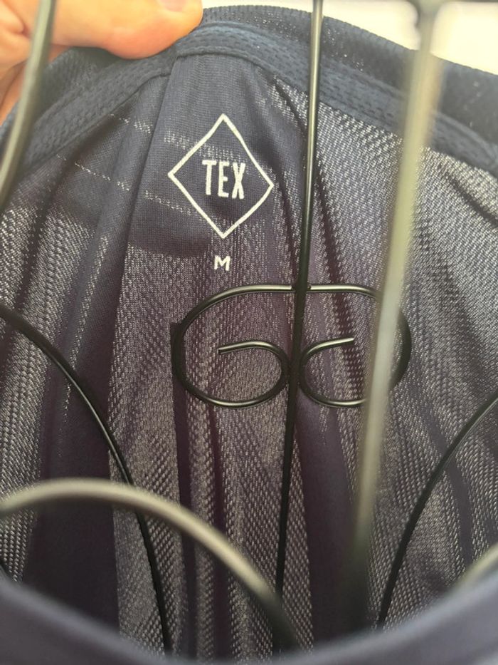 T-shirt de sport "TEX" taille M Je vends un t-shirt de sport "TEX", taille M, en très bon état. - photo numéro 3