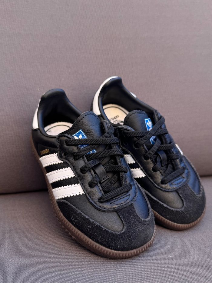 Baskets Adidas Samba unisex.taille 23. - photo numéro 3