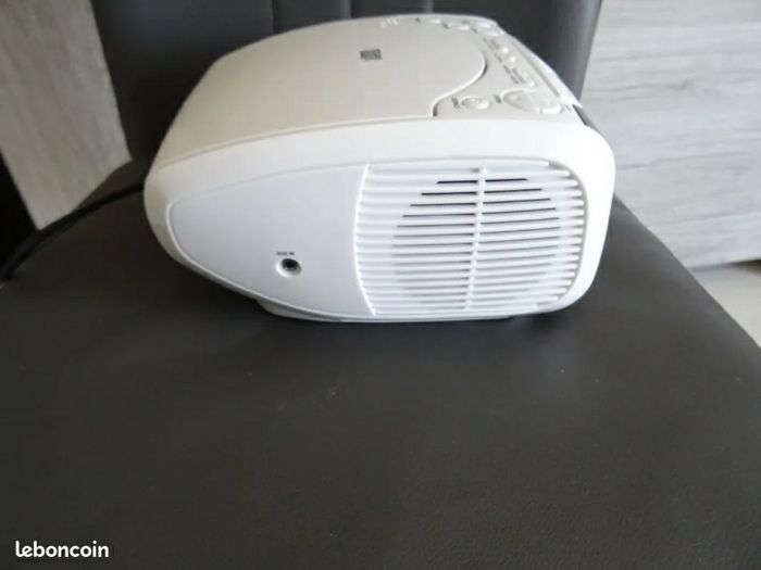 Radio-réveil avec lecteur CD et port USB
Couleur blanc - photo numéro 5