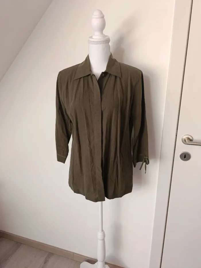 Chemise tunique kaki en lin & lyocell avec épaulettes – Canda C&A T. 40/42