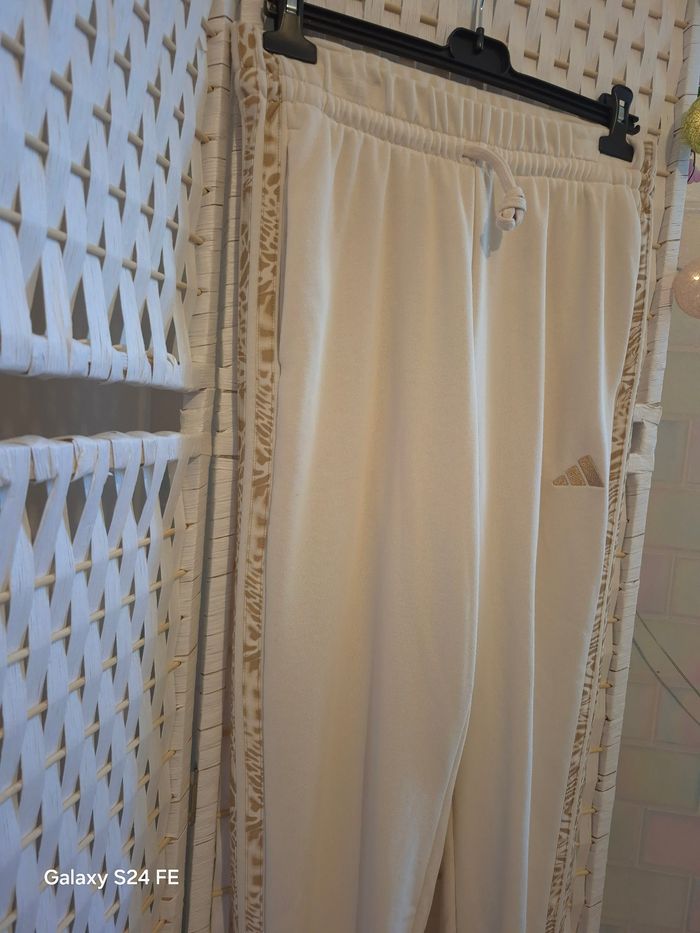 💕 Superbe Jogging ADIDAS femme T.M (correspond à 40-42 T française) - Bandes à motif 💕 - photo numéro 4