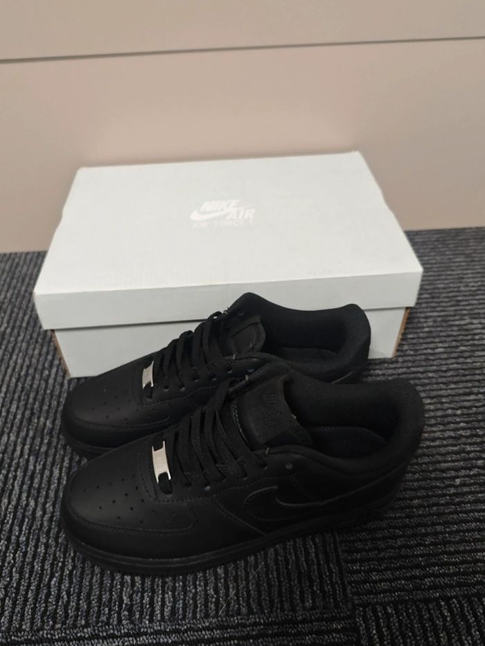 Nike Air Force 1 Low '07 Noir  Taille 40 - photo numéro 6