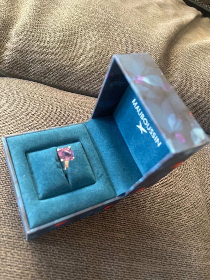 Bague mauboussin geule d’amour pierre violette - photo numéro 4