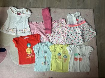 Lot de vêtement fille  12 mois