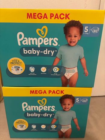 Couches Pampers taille 5 (lot de 2 cartons) neuf