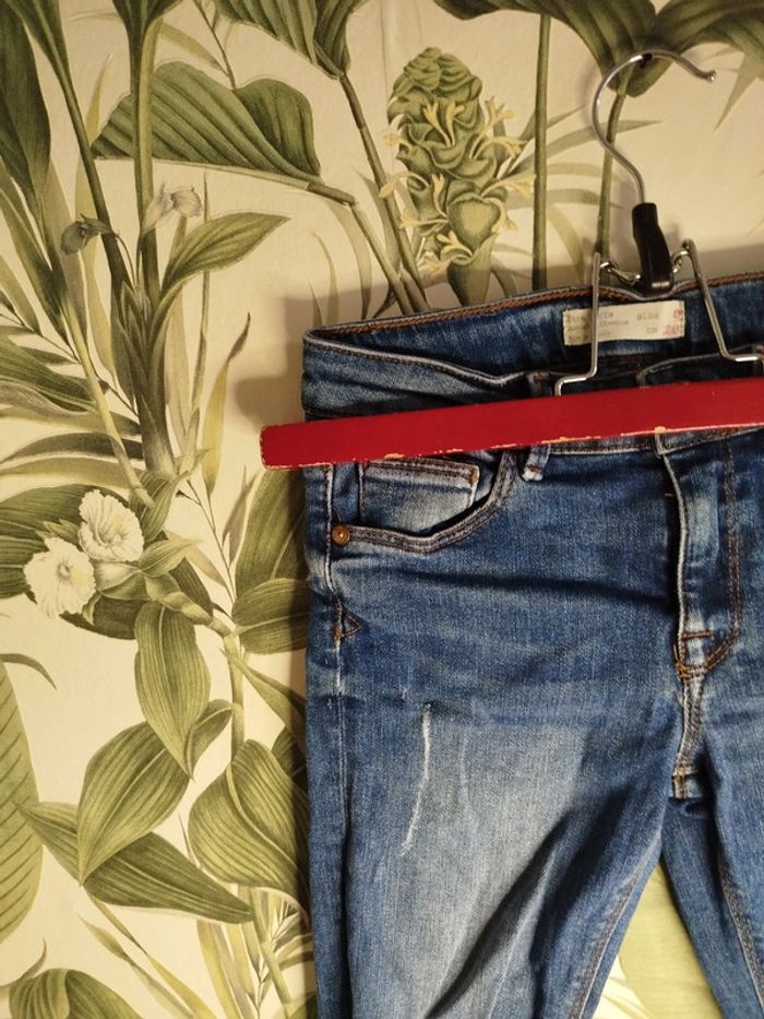 Jean troué fille 8 ans marque Zara - photo numéro 4