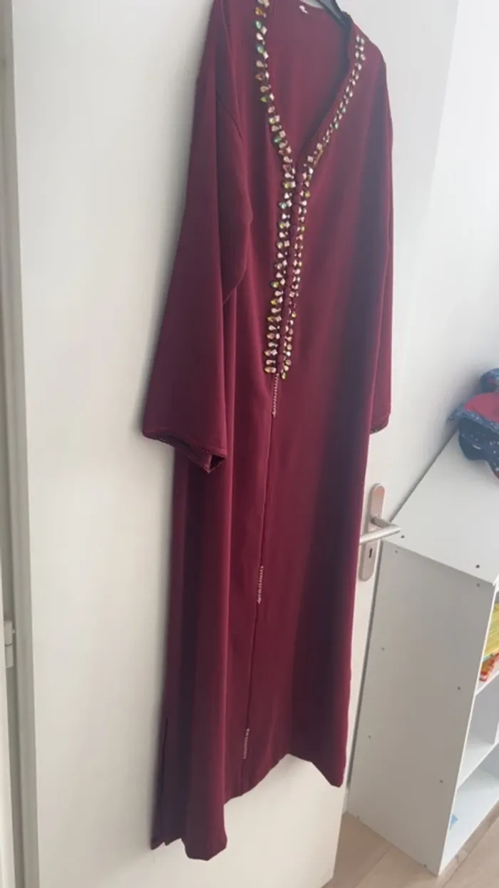 Caftan Bordeaux neuf taille 1 - photo numéro 3