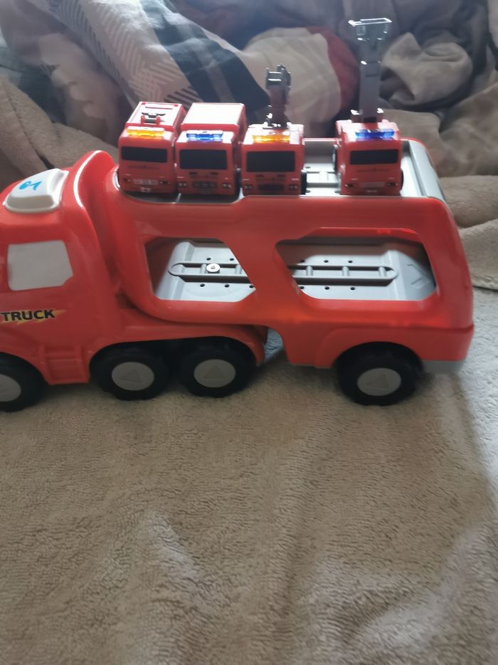 Camion transporteur 3 ans - photo numéro 2