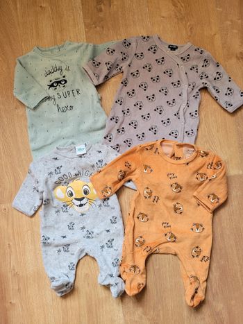 Lot pyjamas 1 mois