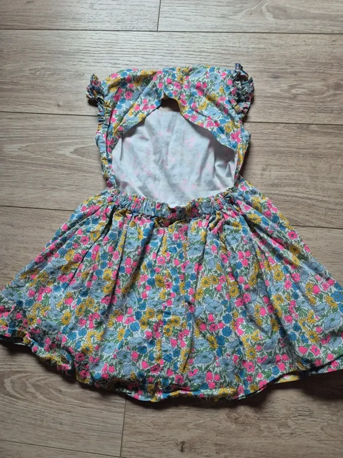 Robe dos nu 4ans - photo numéro 3