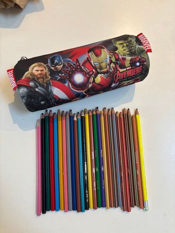 Trousse avengers Marvel et crayons de couleur