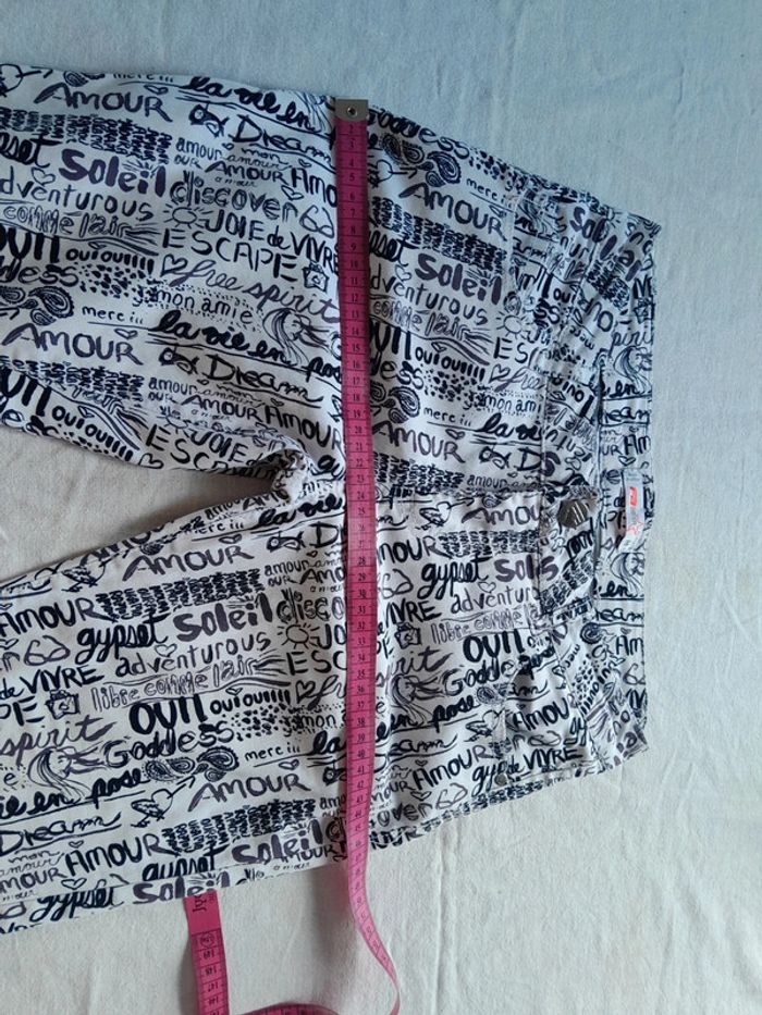 Pantalon slim taille basse imprimé FB sister très bon état - photo numéro 8