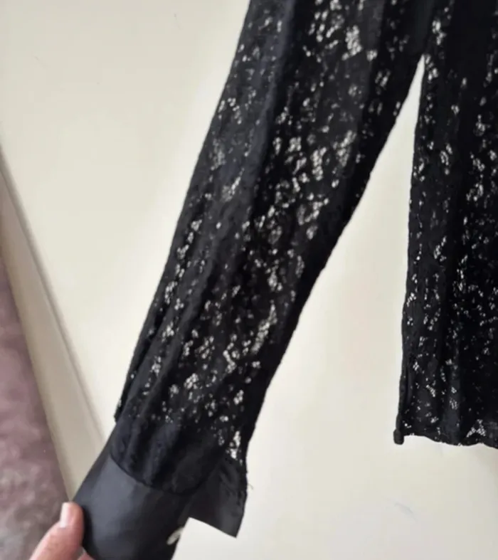 👕💎Haut en dentelle noir - taille unique - new collection - neuf sans étiquette - photo numéro 3