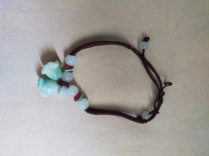 Bracelet réglable perles jade sculpté – Style ethnique artisanal - photo numéro 2