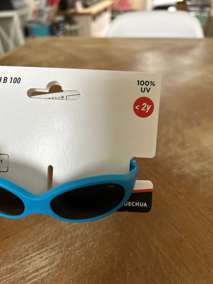 Lunettes soleil bleues - photo numéro 3