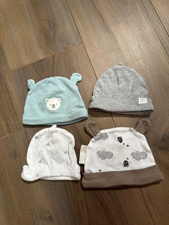 Lot bonnets de naissance