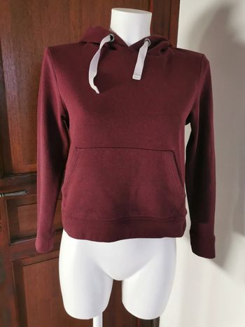 Sweat court à capuche Jennyfer