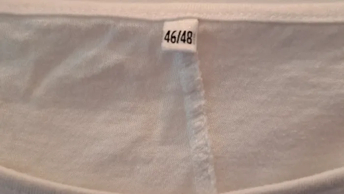 T-shirt 46/48 - photo numéro 4