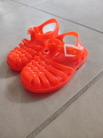 Sandales plage/ méduse 22