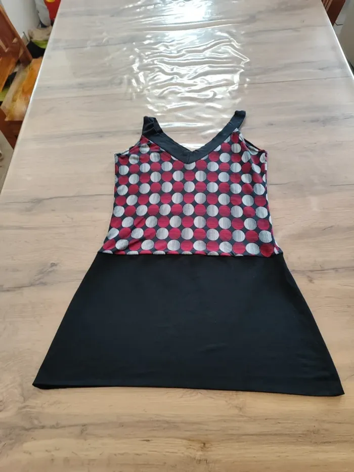 Débardeur Noir et Rouge Imprimé, Taille M - Style Graphique et Original ! - photo numéro 3