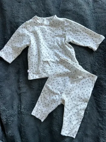 Ensemble fille taille 1 mois