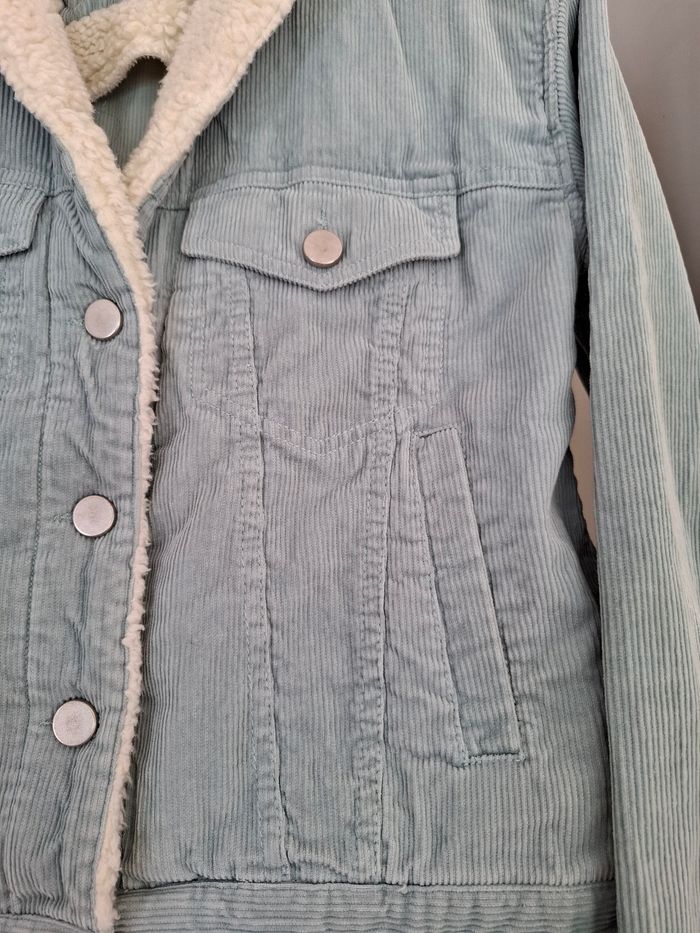 Veste en velours Asos en très bon état - photo numéro 2