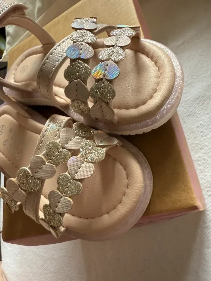 Chaussure sandalette taille 23 - photo numéro 9