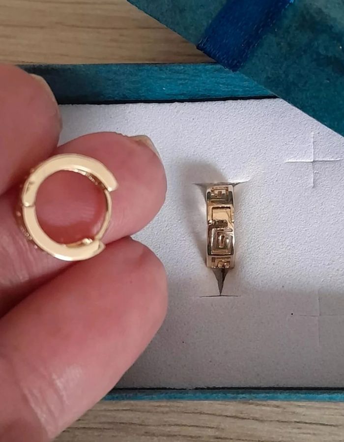 Petits anneaux,boucles d'oreilles dorées - photo numéro 4