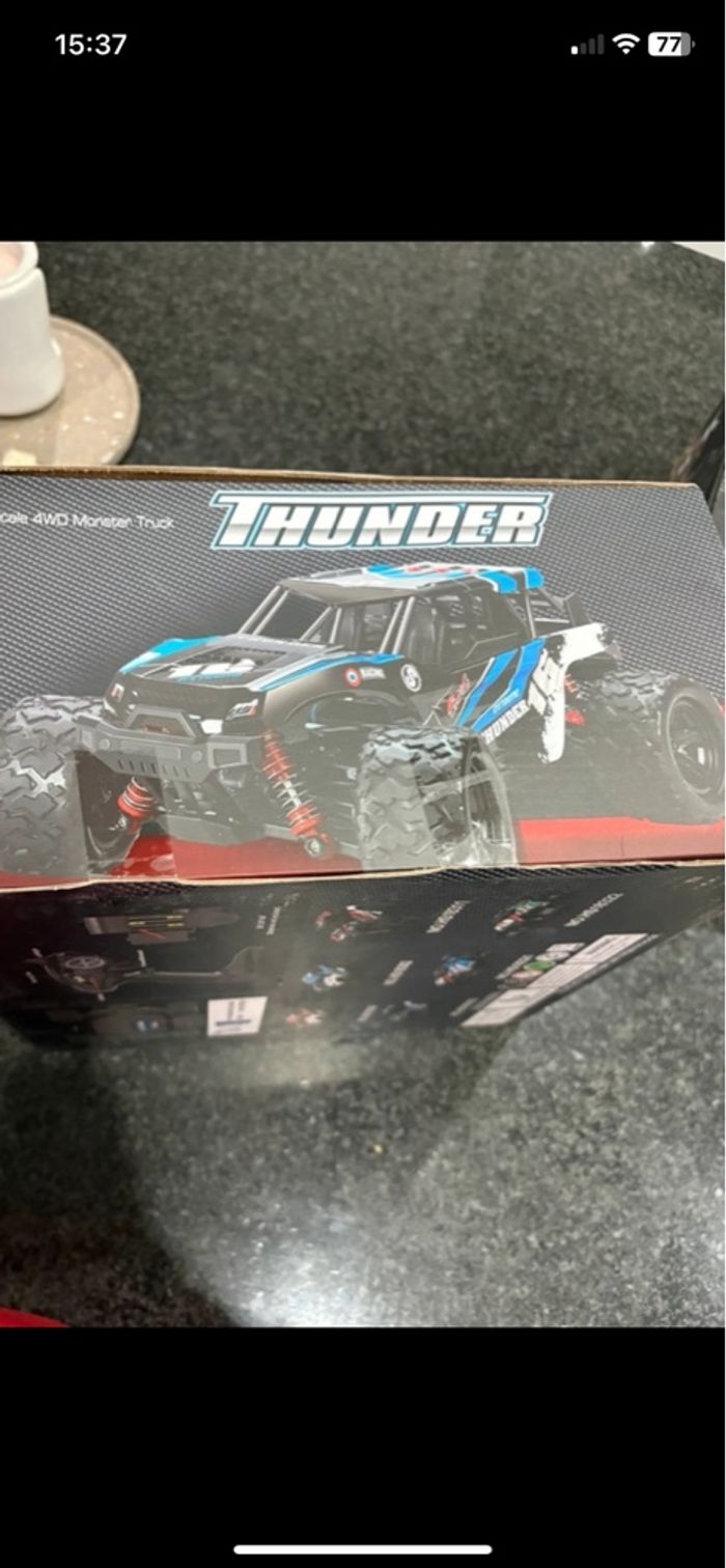 Voiture télécommandée 14 ans + neuve - photo numéro 2