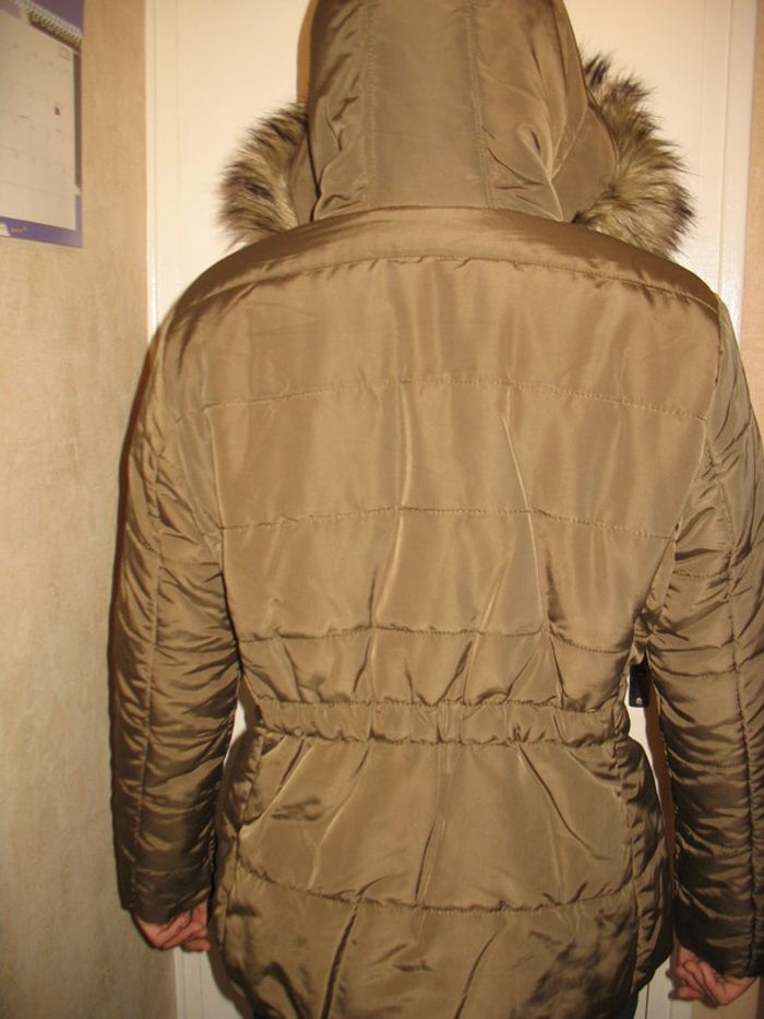 DOUDOUNE A CAPUCHE KAKI "H&M" - NEUVE - Taille 40 - n°01 - photo numéro 5