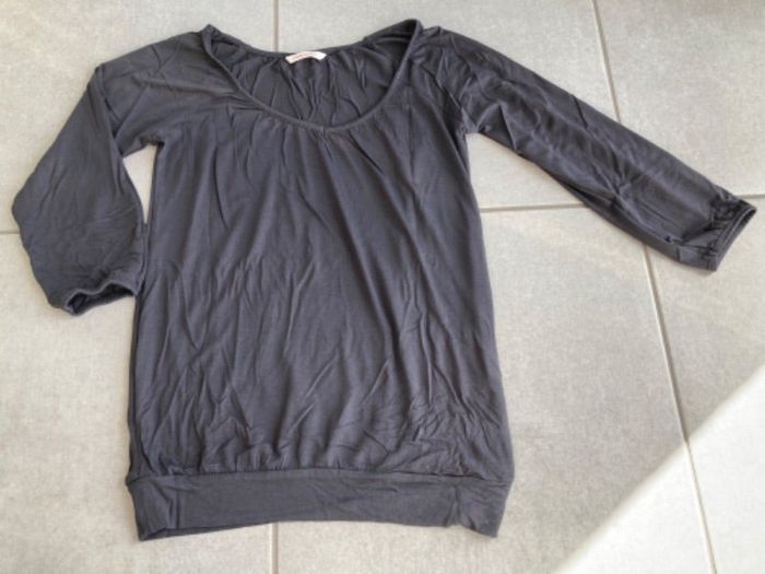 Haut manches 3/4 gris foncé