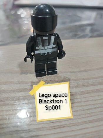 Lego space minifig Blacktron 1 sp001