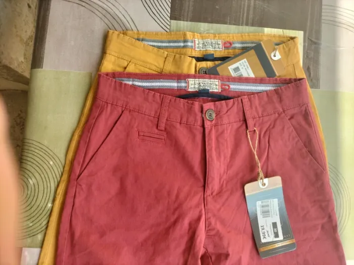 Pantalon Chino neuf - photo numéro 2