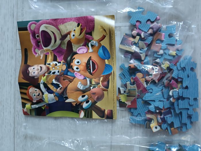 Boite de 3 puzzles de Toys story - photo numéro 5